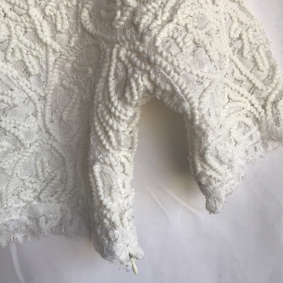 Windsor white brocade crop top with raw edges - Picture 4 of 9